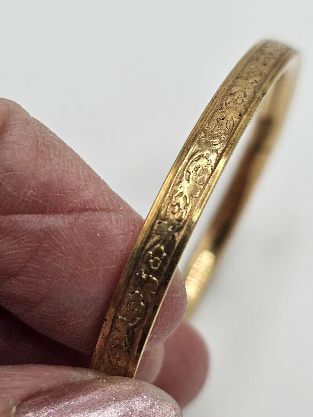 Childs 14K Gold Filled Bangle Bracelet. Hinged To Open.works Good.